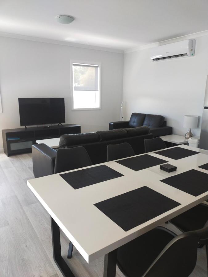 Вілла Jurien Beachfront Holiday Units Джурін-Бей Екстер'єр фото