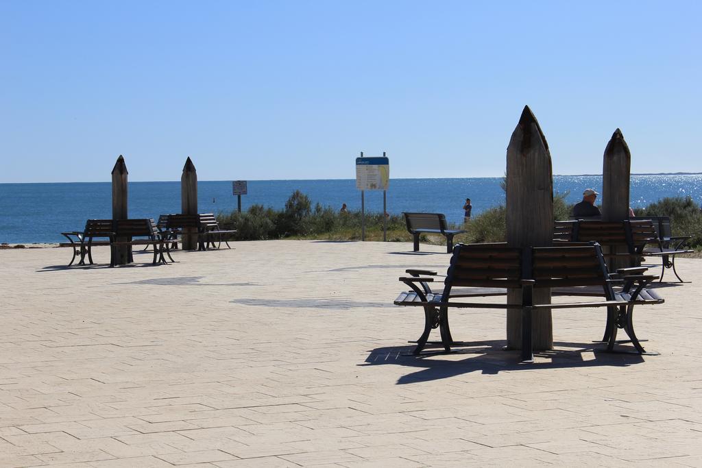 Вілла Jurien Beachfront Holiday Units Джурін-Бей Екстер'єр фото